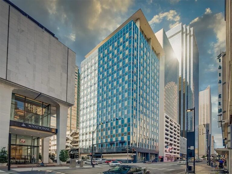 75202 Dallas Real Estate Affordable Luxury Homes