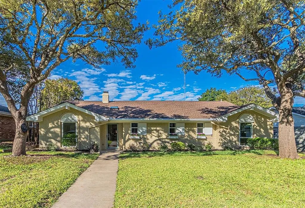 This is the image description,Executive Relocation to Richardson,