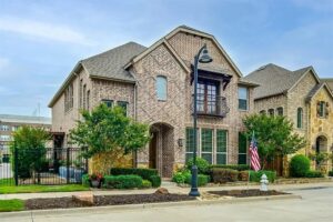 Homes for Sale in Farmers Branch