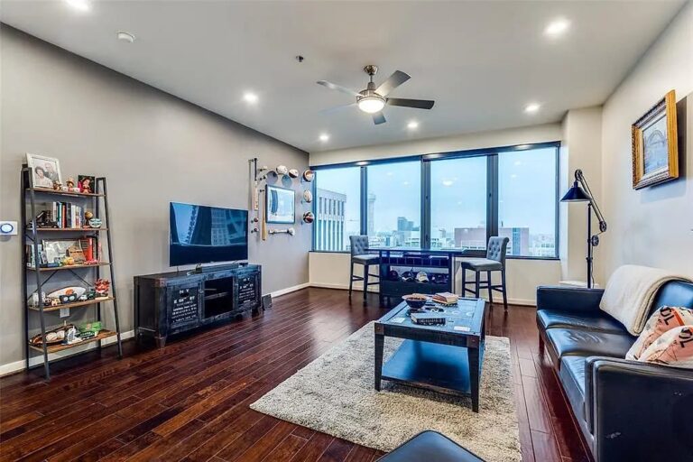Living in Downtown Dallas: Honest Pros, Cons & 2026 Guide