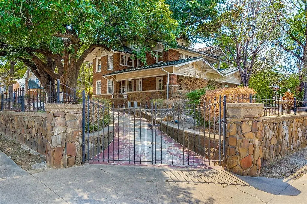 Homes For Sale in Dallas