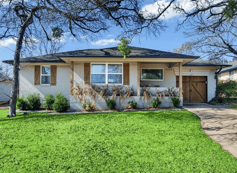 Lakewood vs Lower Greenville: Two East Dallas Lifestyles Compared