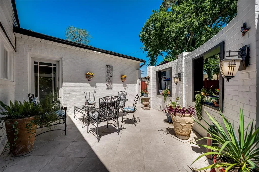 Perry Heights Real Estate,Elegant Perry Heights Homes,Perry Heights Property Insights,Perry Heights Dallas Homes,