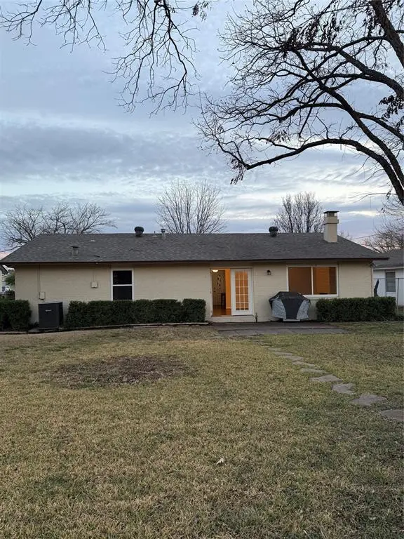 Newer Homes vs Established Neighborhoods in Richardson