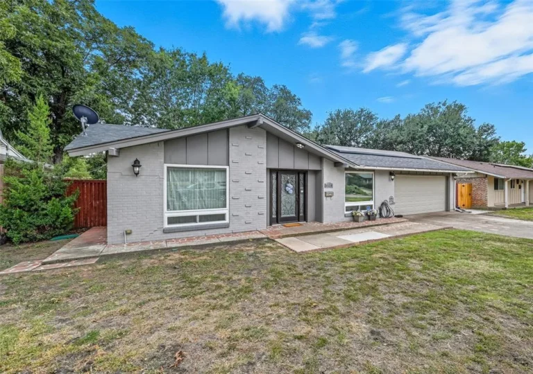 Neighborhoods in 75240 in Dallas