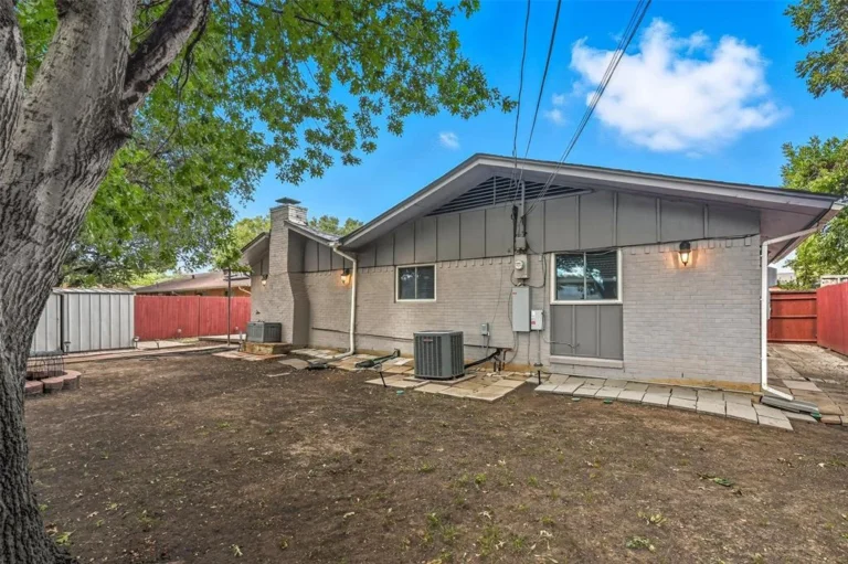 Neighborhoods in 75240 in Dallas