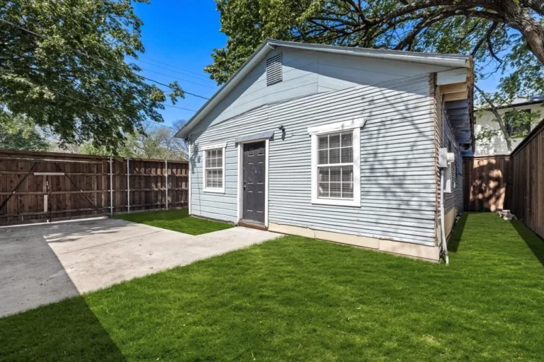 Neighborhoods in 75246 in Dallas