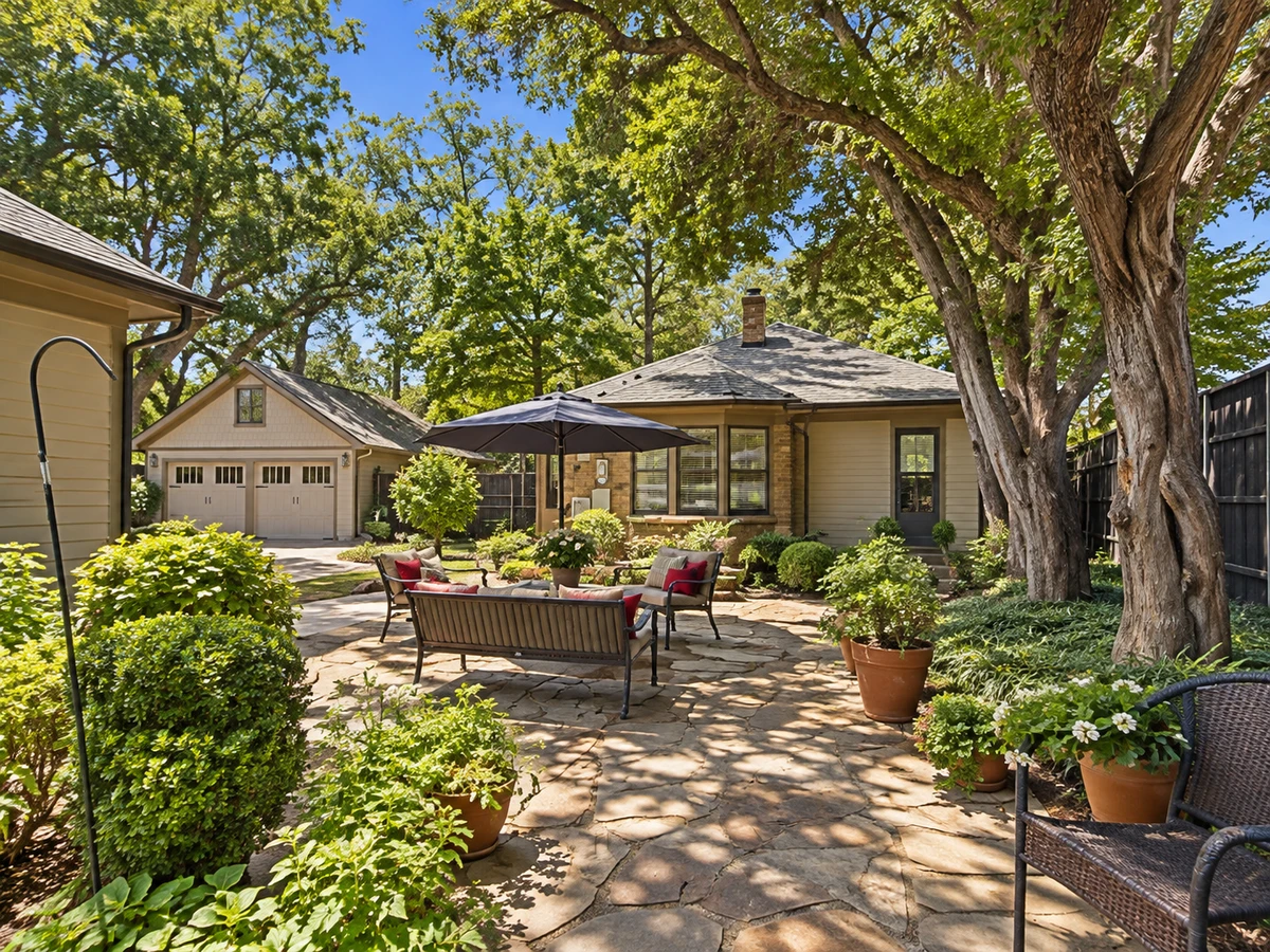 Kessler Highlands Dallas outdoor living space