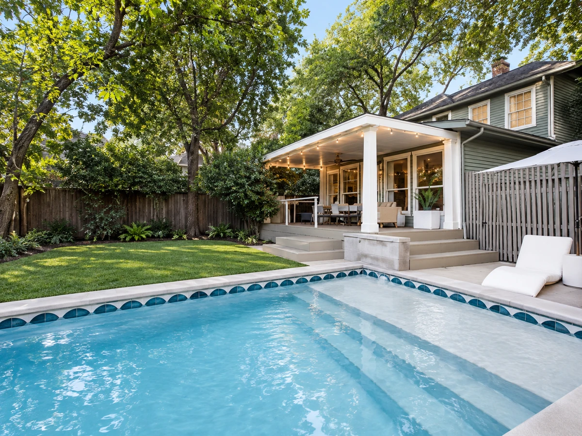 Peak’s Suburban Addition Dallas outdoor living space